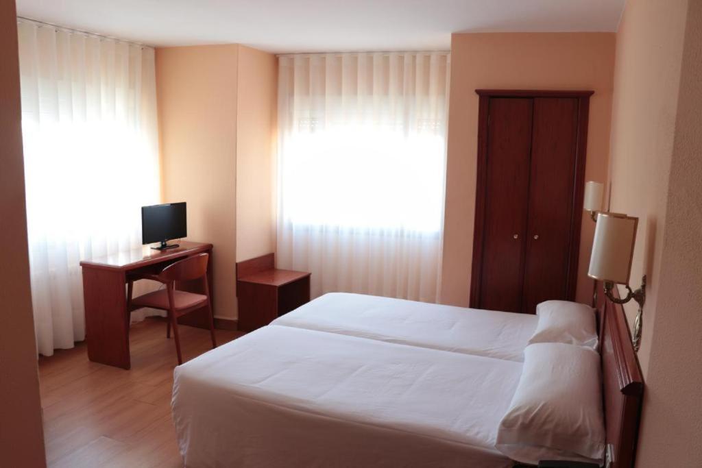 Hotel Maycar 2*